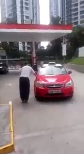 Limping S'porean Taxi Driver Ends Up In Accident; Netizens Empathise ...