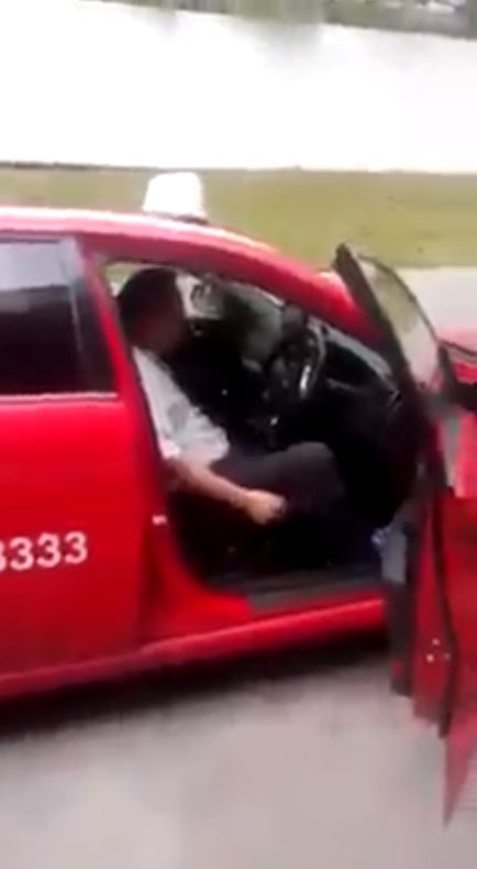 Limping S'porean Taxi Driver Ends Up In Accident; Netizens Empathise ...