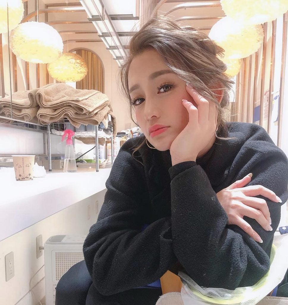 Japan's No. 1 Hostess Earns S1,200/Day & Once Got A S38,000 Diamond