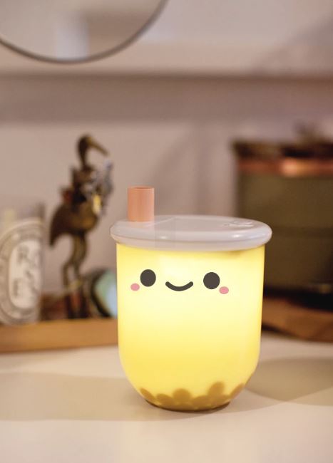 https://mustsharenews.com/wp-content/uploads/2019/10/Boba-Tumbler-Smoko-Night-Light.jpg