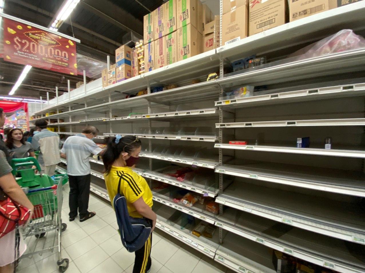 S'pore Supermarkets Promise To Restock Supplies; 7 Online Grocery Sites