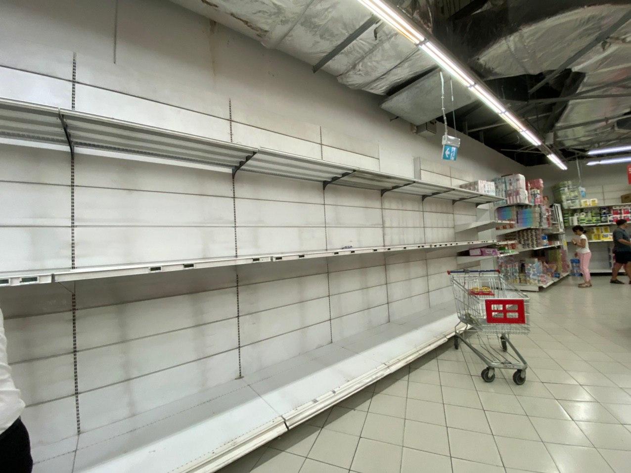 S'pore Supermarkets Promise To Restock Supplies; 7 Online Grocery Sites