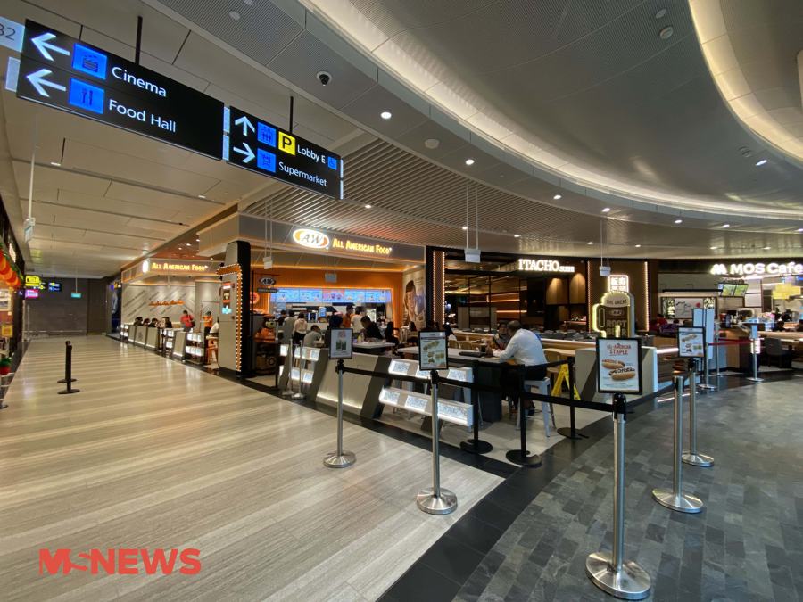 Jewel Changi Is Now A Ghost Town, Even Shake Shack & A&W Have No Queues