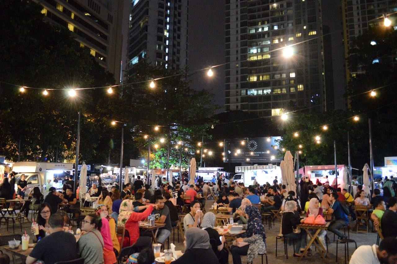 JB Food Truck Park Has Up To 20 Stalls Selling M’sian Street Food Till