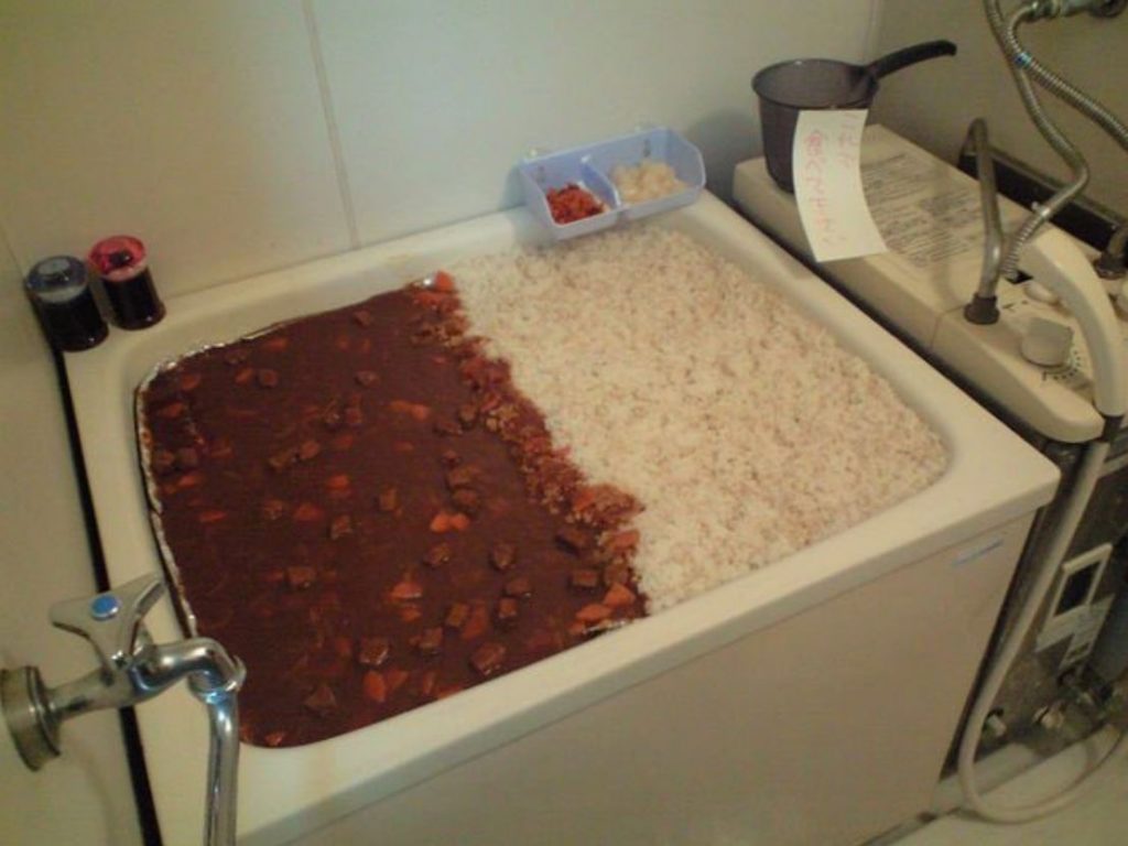 Japanese Man Fills Bathtub With Ridiculously Huge Curry Rice Bento ...