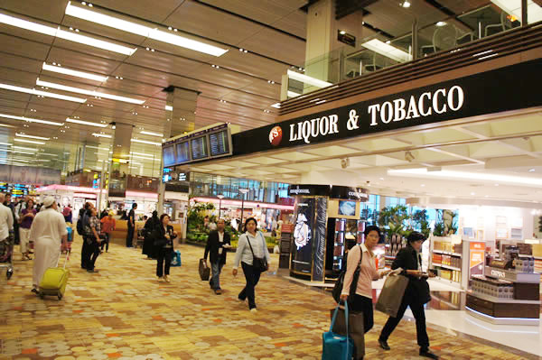DFS closing duty-free stores in Changi Airport: 4 things to know about the  airport's oldest tenant