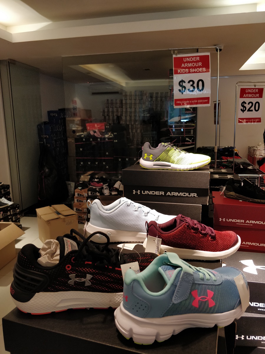 sneakers outlet store