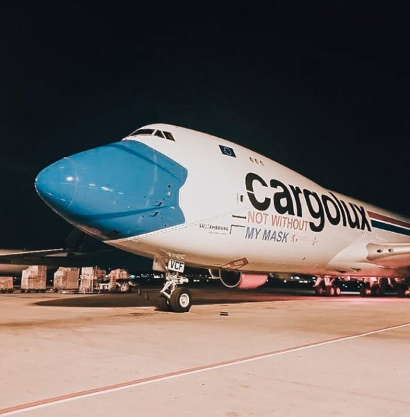 Plane Lands In Changi Airport With 'Mask' On, Sends MaskWearing