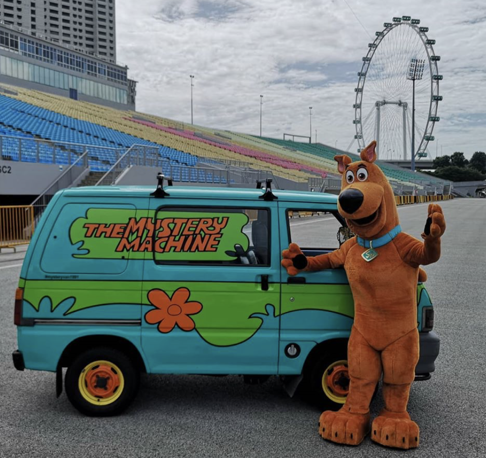 Scooby Doo and his van