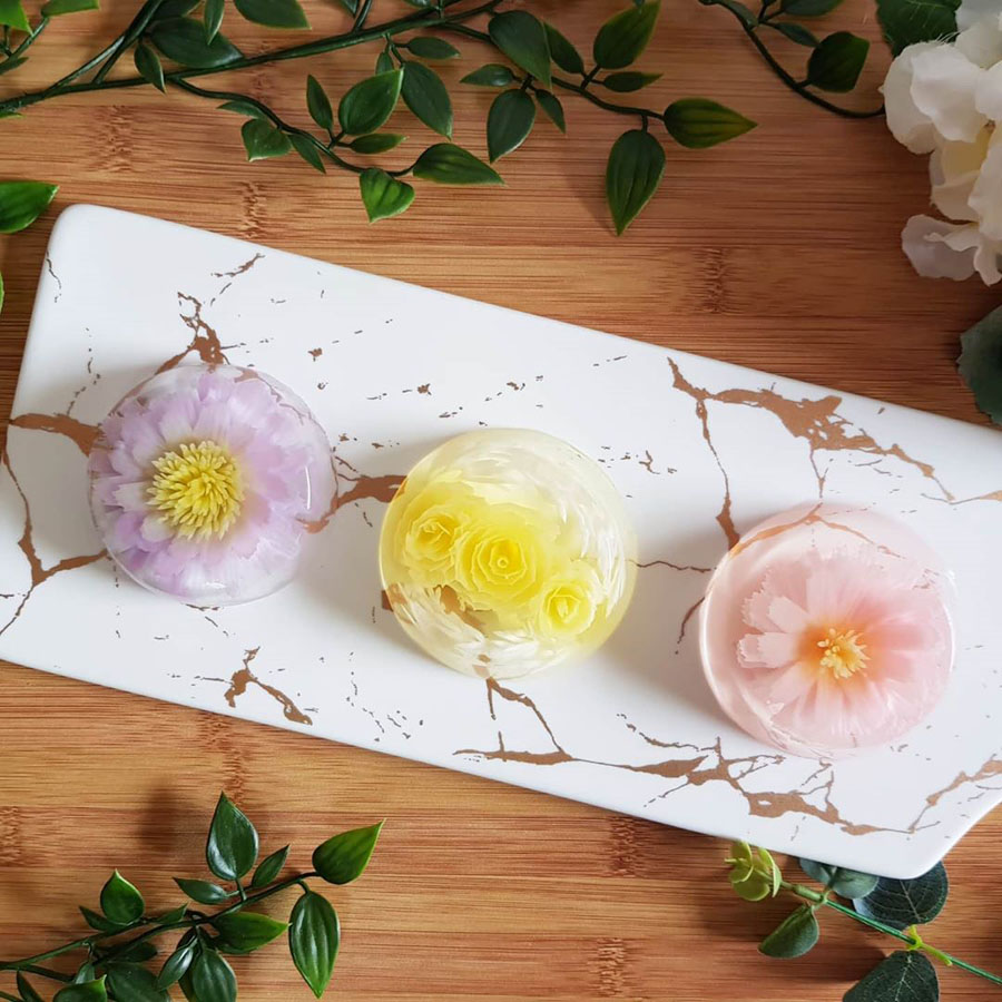 S'pore Artist Makes Wobbly Floral Jelly Mooncakes That Are Too Gorgeous ...
