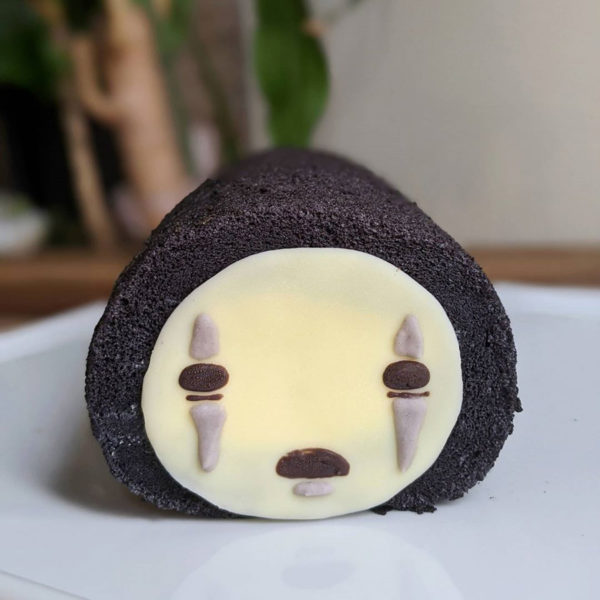 Spirited Away Cake Captures No-Face’s Expression Perfectly, Fans Will ...