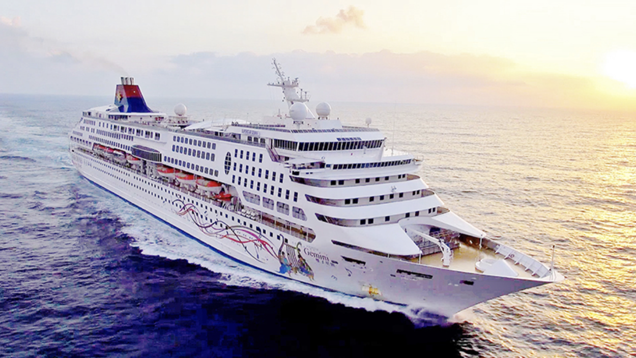 Cruises to nowhere Star Cruises
