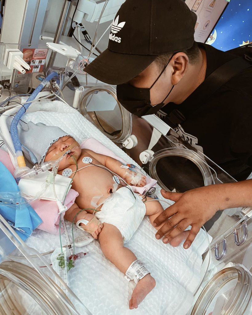 S'pore Baby Born Without Heartbeat, Mother Finally Embraces Her After 8 ...