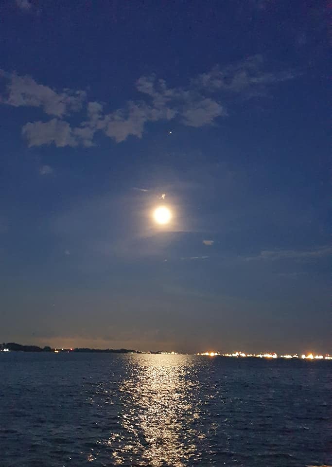 Blue Moon In S'pore Illuminated 31 Oct Sky, 'Twas A Lit Night For ...