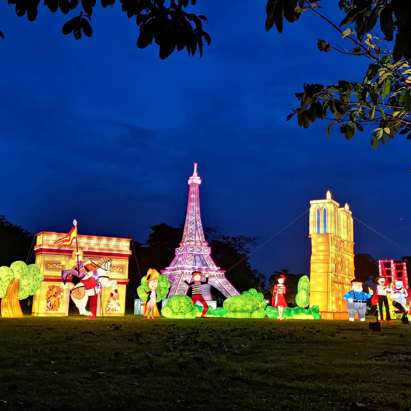 Jurong Lake Gardens Has Lanterns Of Overseas Landmarks To Satisfy Your