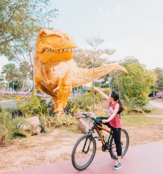 Changi Airport Connector Adds More Dinosaurs, Bring Your Kids To Hunt ...