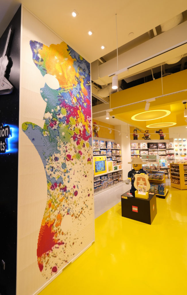 Largest S’pore LEGO Store Opens At Suntec City With Giant Merlion Wall ...