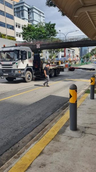 Crane Falls Off Truck & Blocks 3 Lanes In Balestier, Road Closed For ...