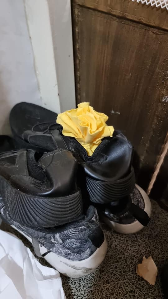 S’porean Finds Possibly Cursed Yellow Cloth In His Shoes, Asks Culprit ...