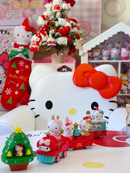 KFC China Has Hello Kitty Chicken Bucket & Trains For Festive Sanrio Fans