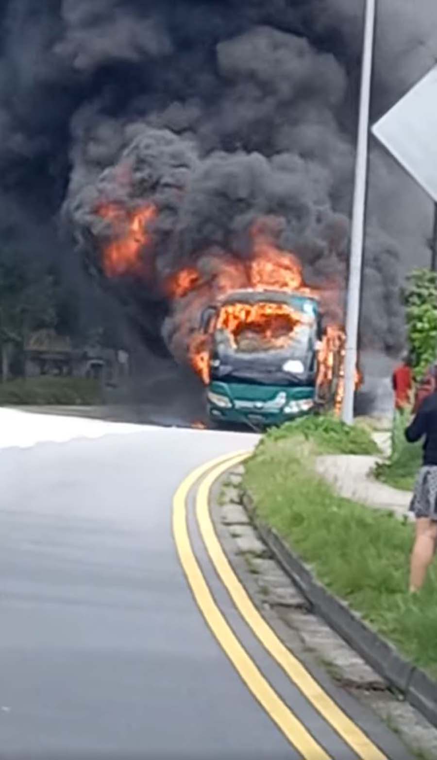 bus on fire mandai 1