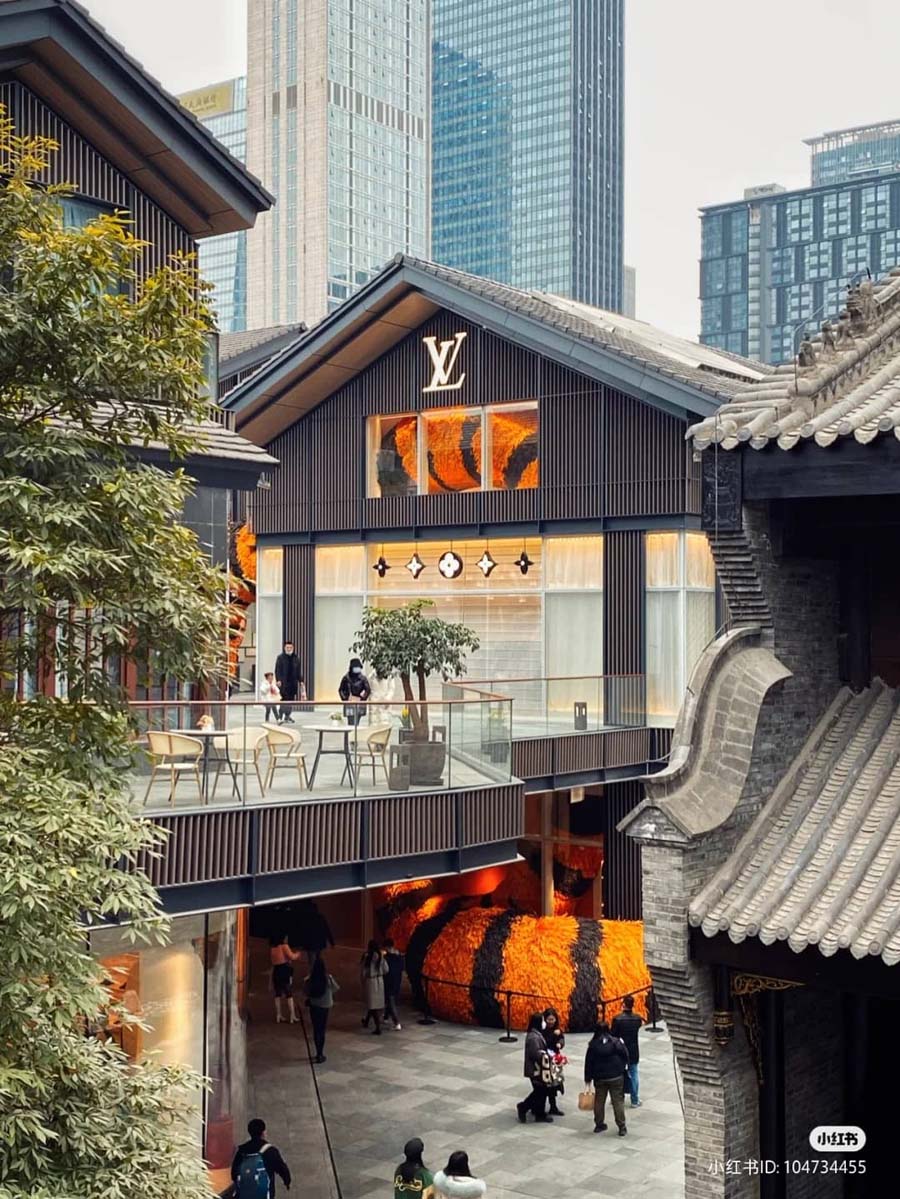 Gigantic Tiger Tail Runs Through China Louis Vuitton Store, Looks Like A  Beast Is Hiding Inside