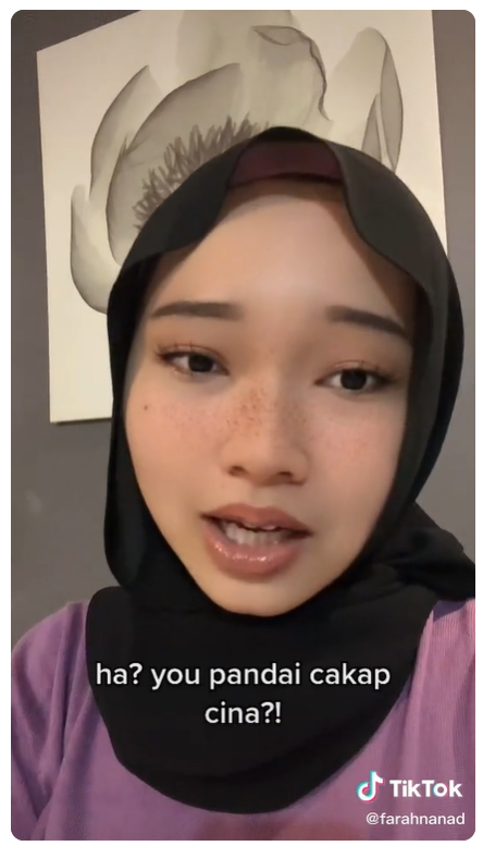 Malay Tiktoker stuns mobile store staff by speaking in fluent Mandarin