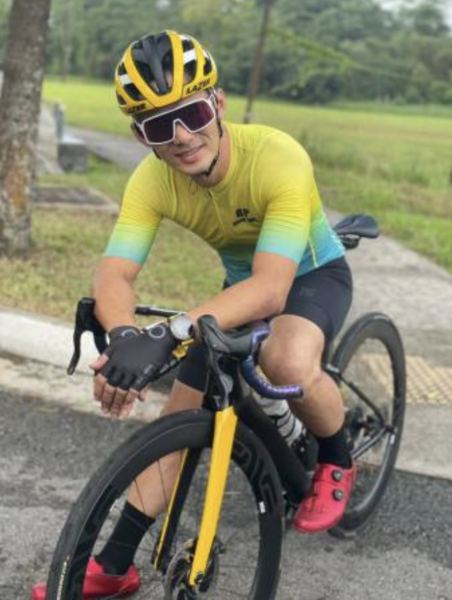 Man Cycles 134.8km From S'pore To Johor So He Can Celebrate His ...