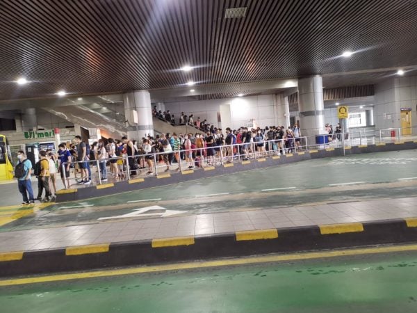 Triple-Boosted Queue Seen At JB Customs On Last Day Of Long Weekend