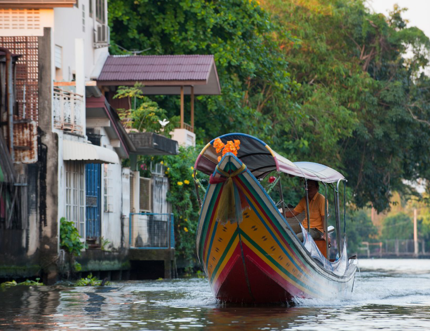family travel - longtail boat bangkok
