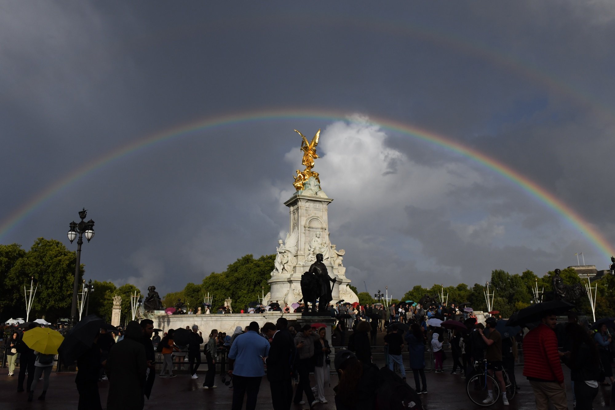 double rainbow queen's passing