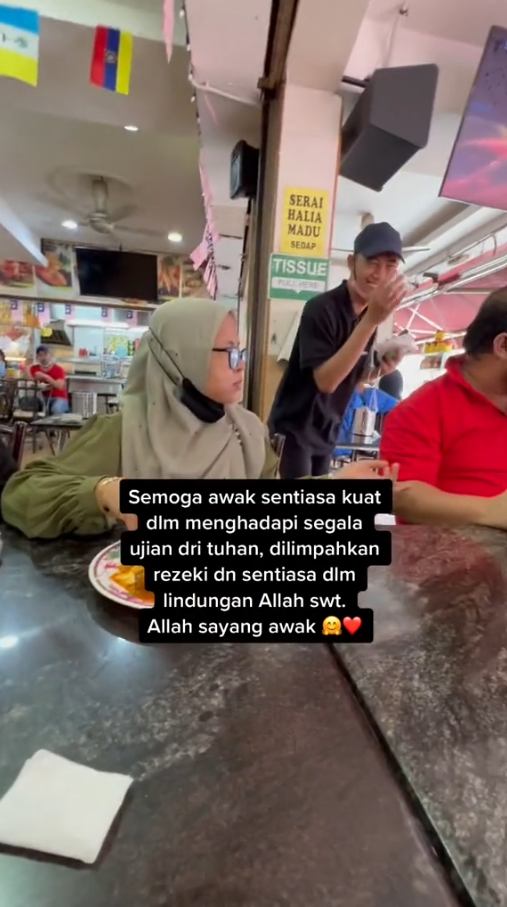 M'sian Man Treats Strangers To Meal, Says He Lost His Whole Family To ...