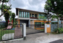 Double-Storey House In Pasir Ris For Sale At S$2.98M, Has 55 Years Left On Lease