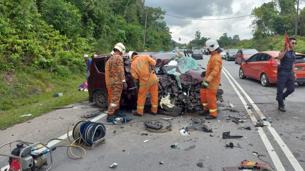 Mother Pregnant With Twins Among 2 Dead In M'sia Highway Collision ...