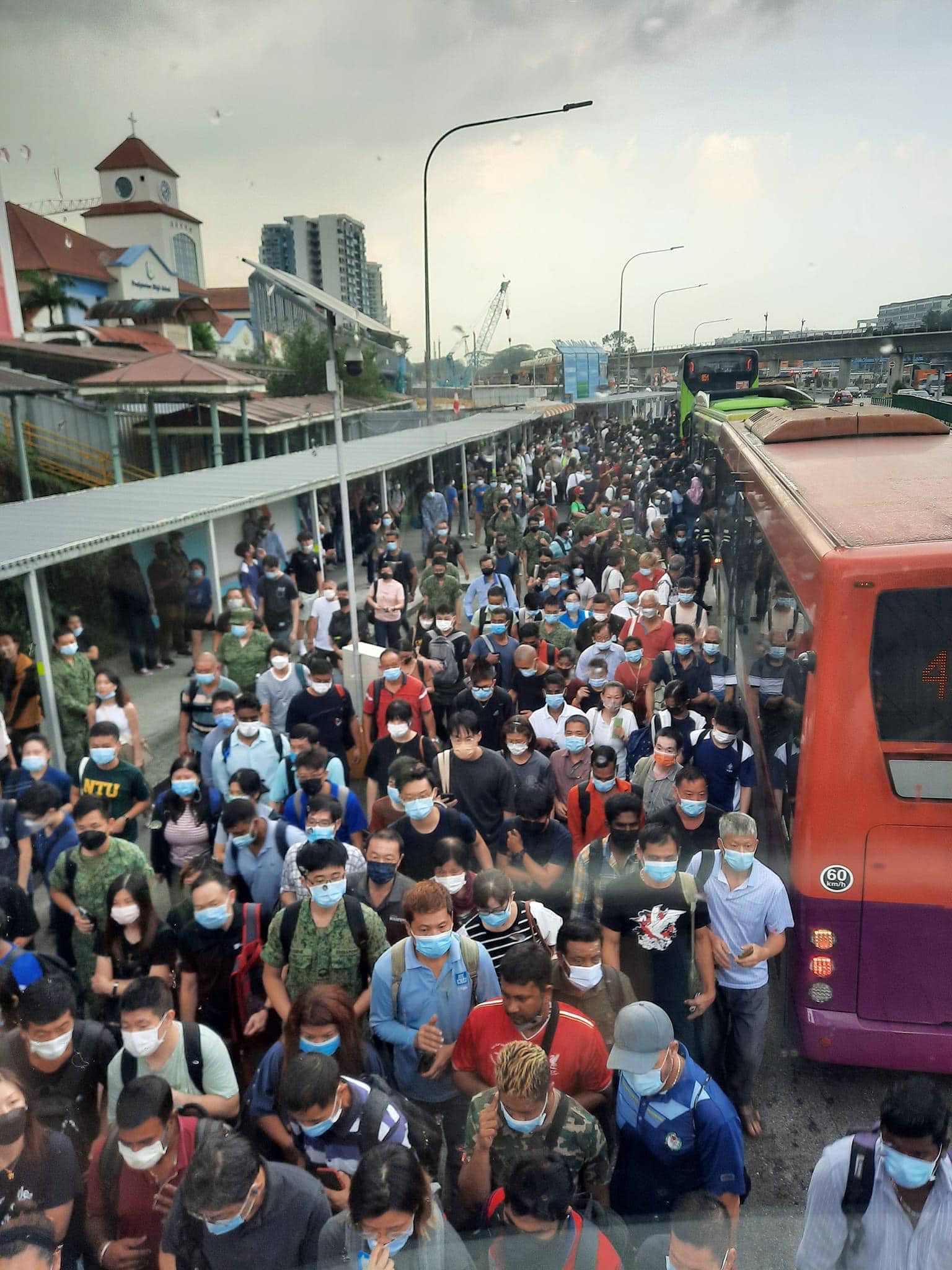 MRT disruption commuters