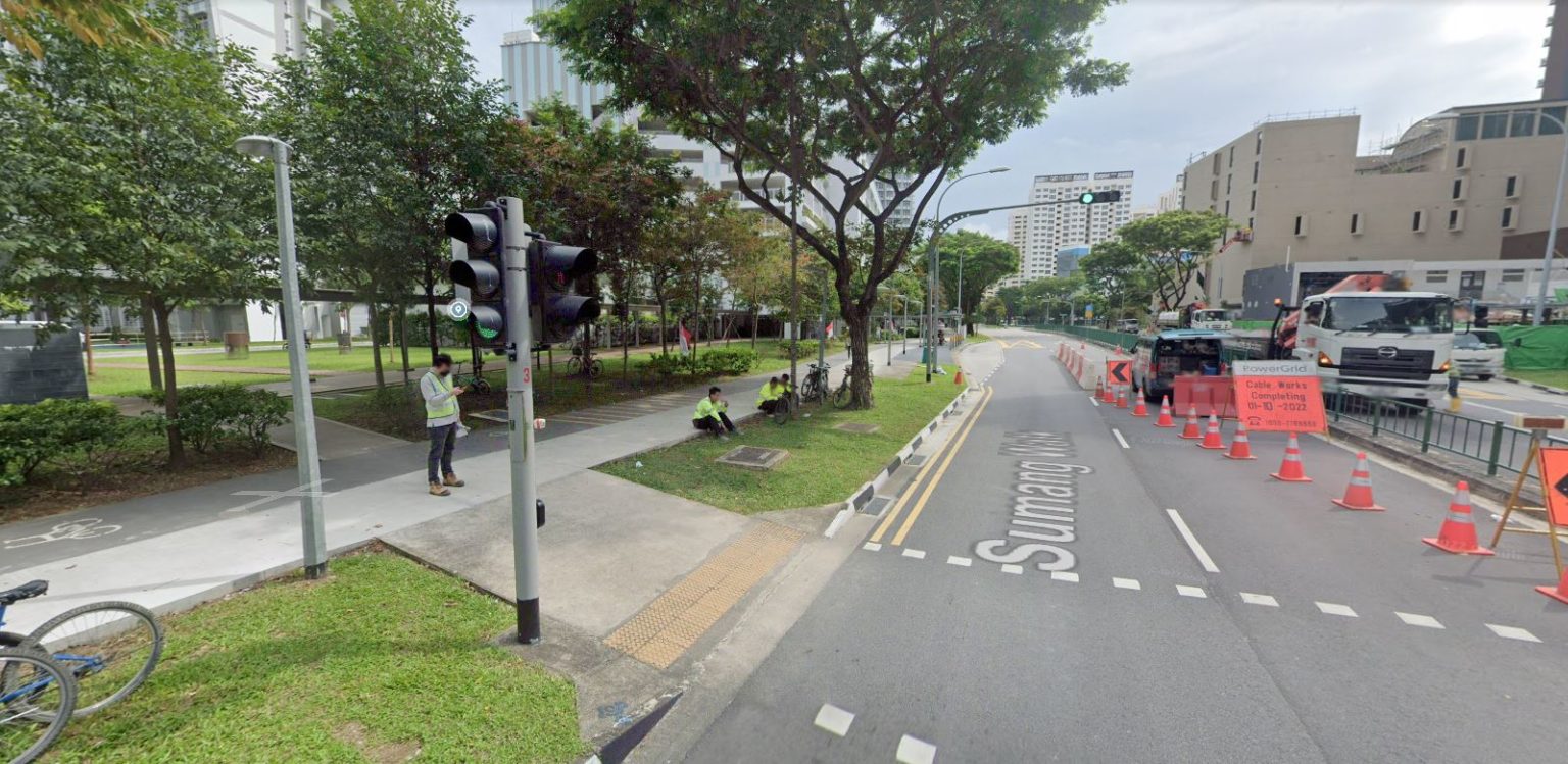BMW Allegedly Runs Red Light In Punggol & Collides With Student, Driver ...