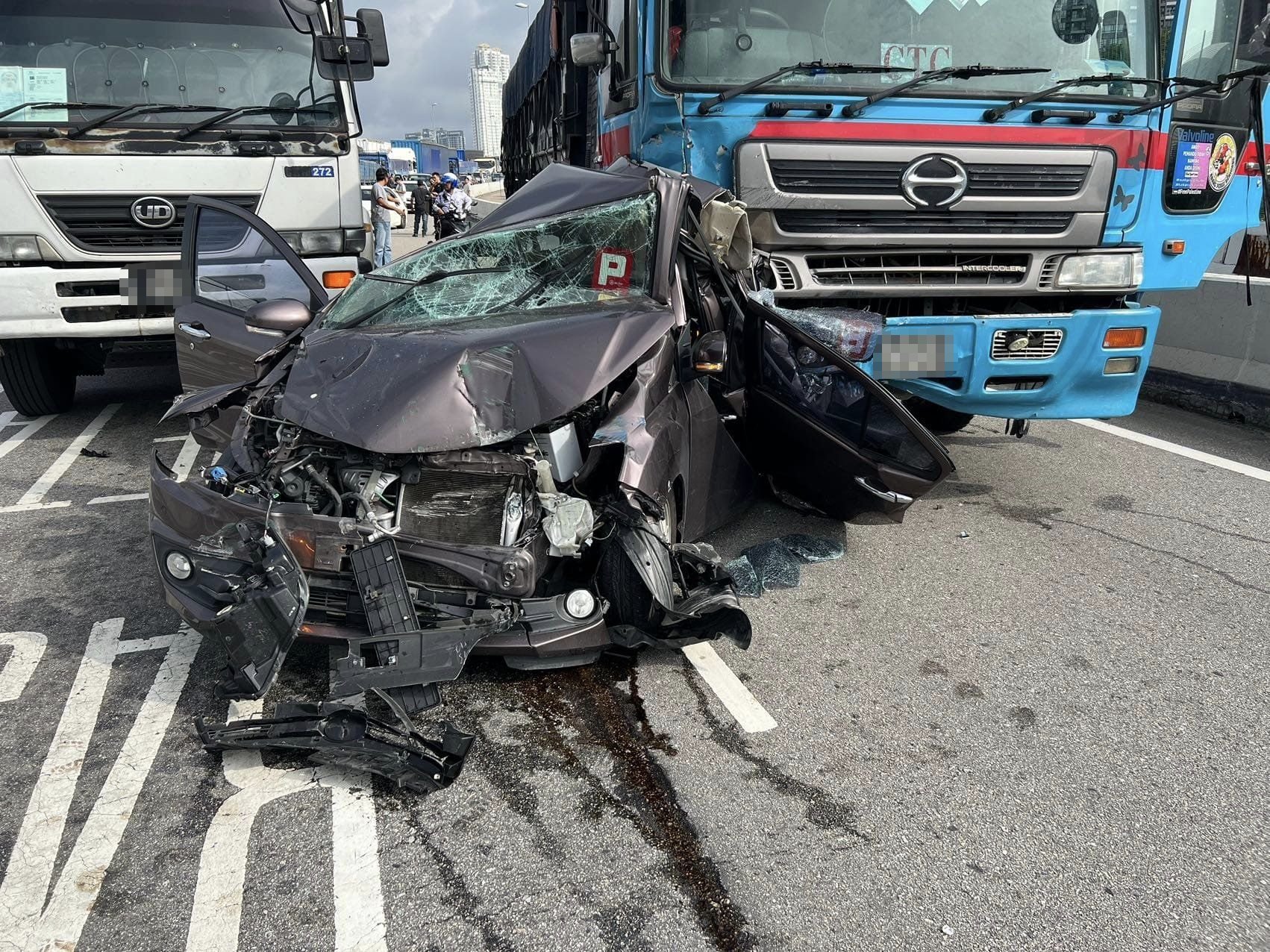 lorry accident woodlands causeway