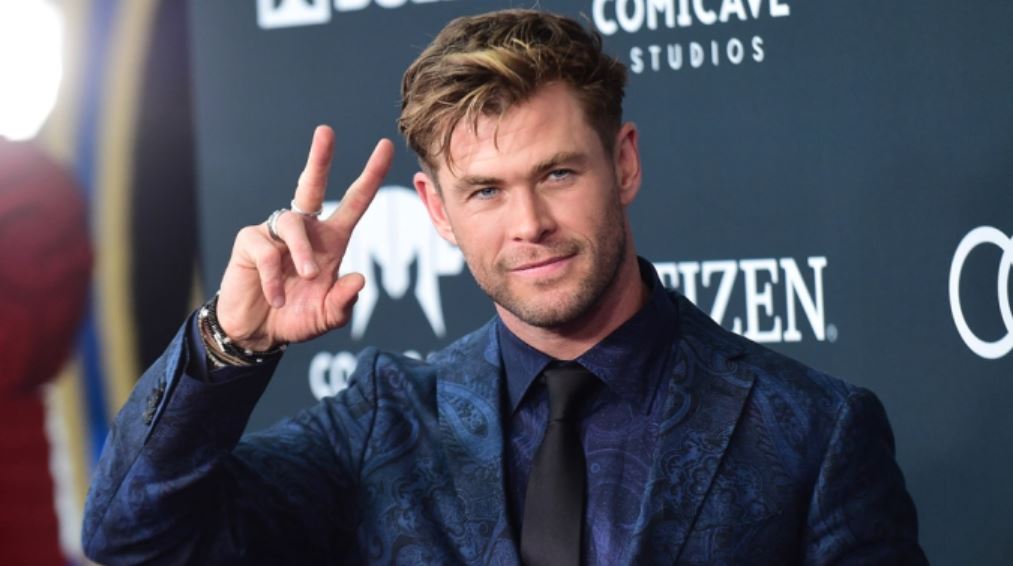 Thor Star Chris Hemsworth Taking a Break From Acting After Alzheimer's Risk  Diagnosis