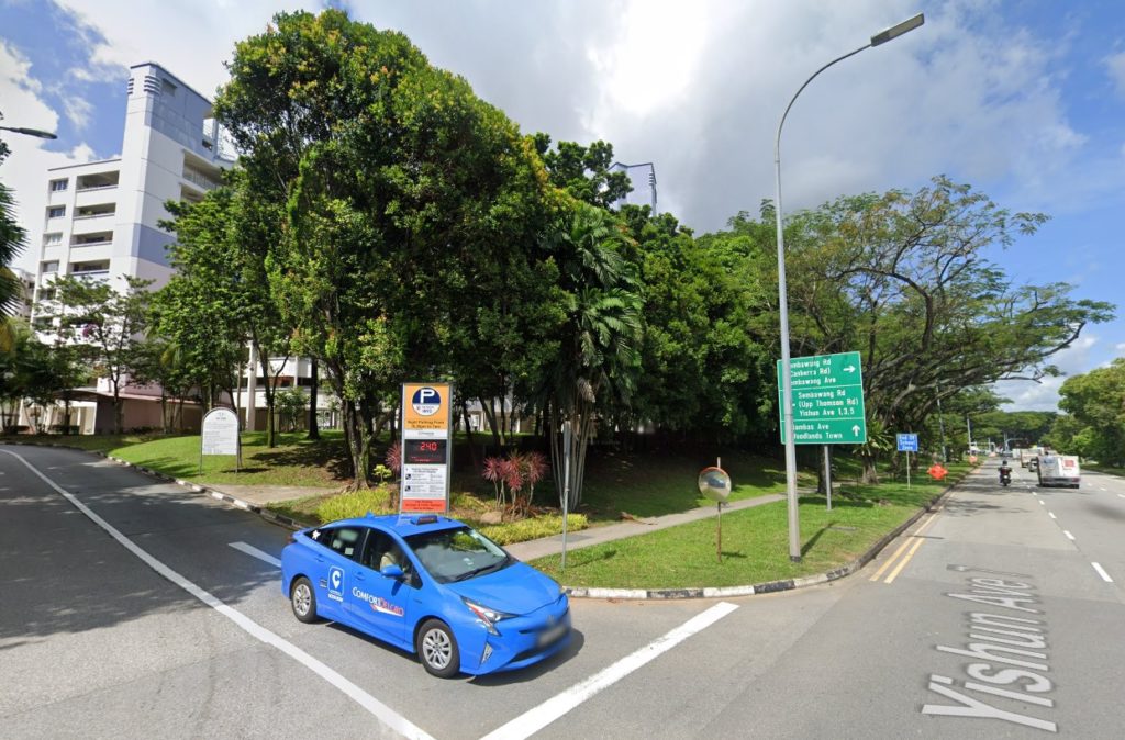 Fire From Joss Paper Cage Melts Yishun Road Sign, LTA Reminds Public To