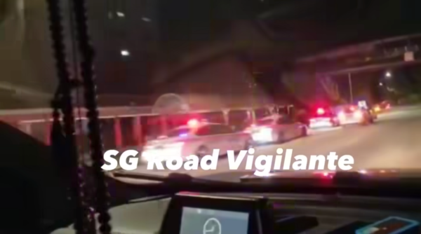 Van Driver Pulled Over By Traffic Police Engages High-Speed Chase, Gets ...