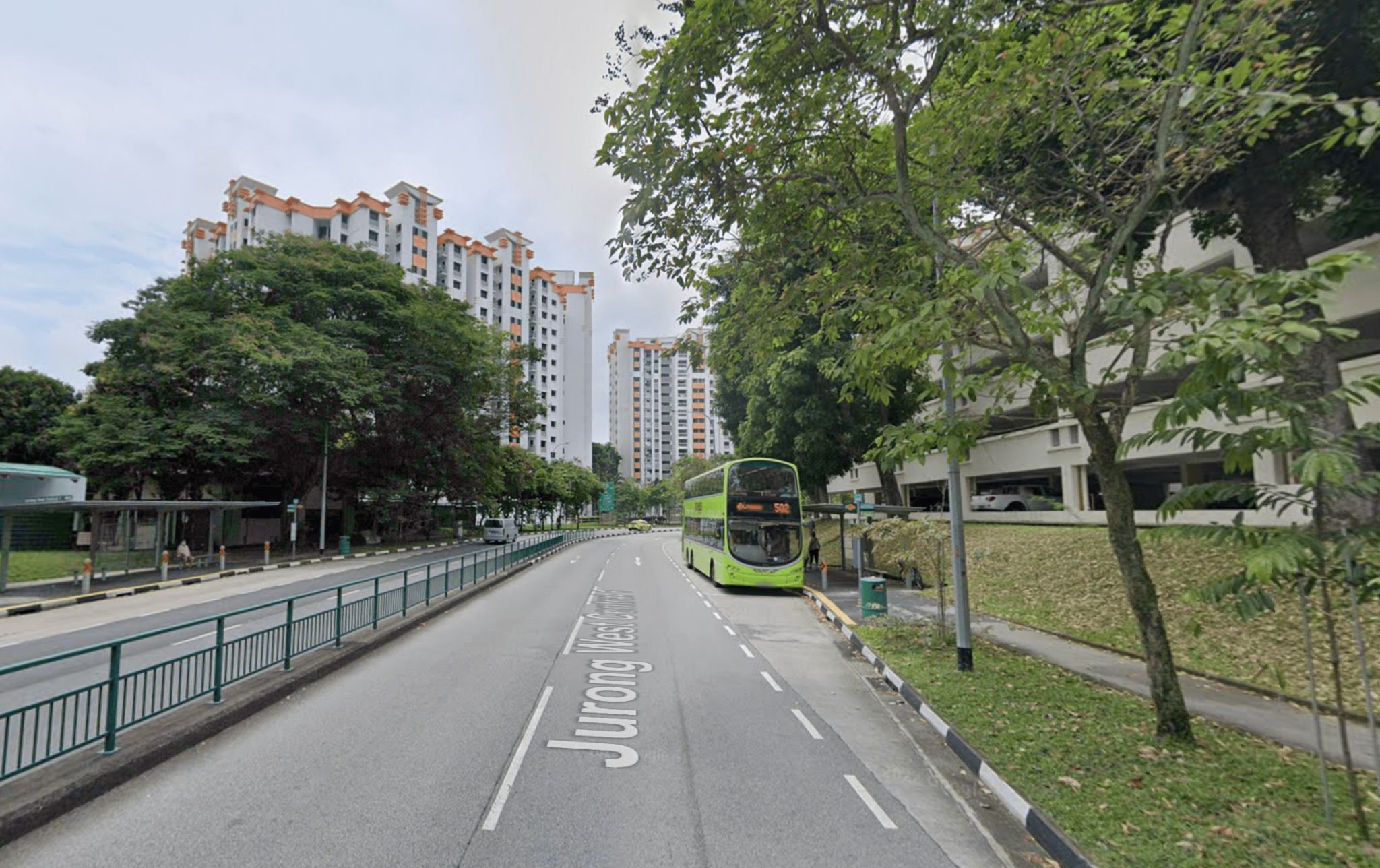 Driver Loses Control Of Car & Crashes Into Tree In Jurong West ...