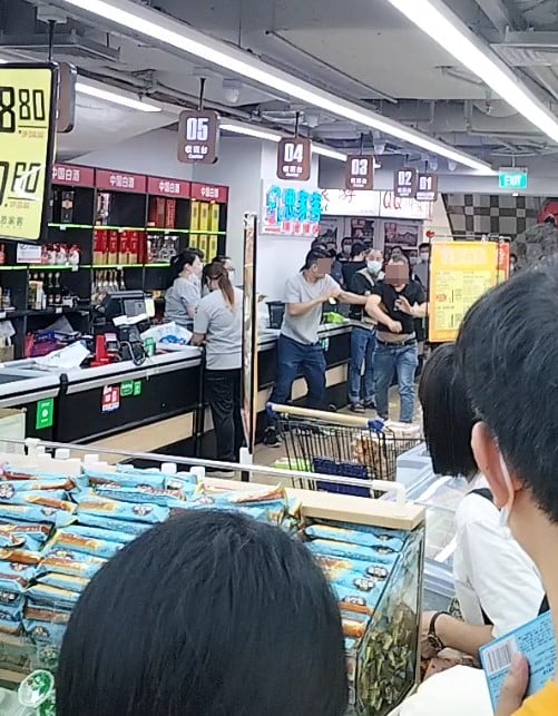 fight chinatown supermarket