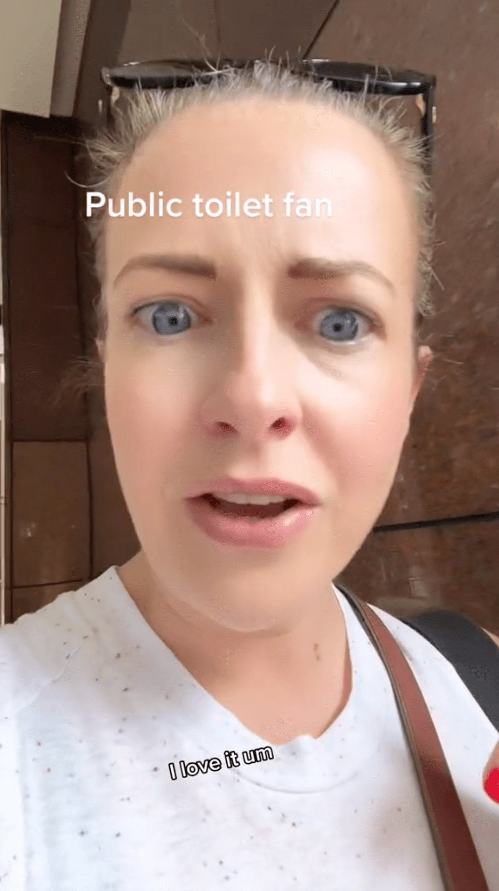 expat praises Singapore toilets