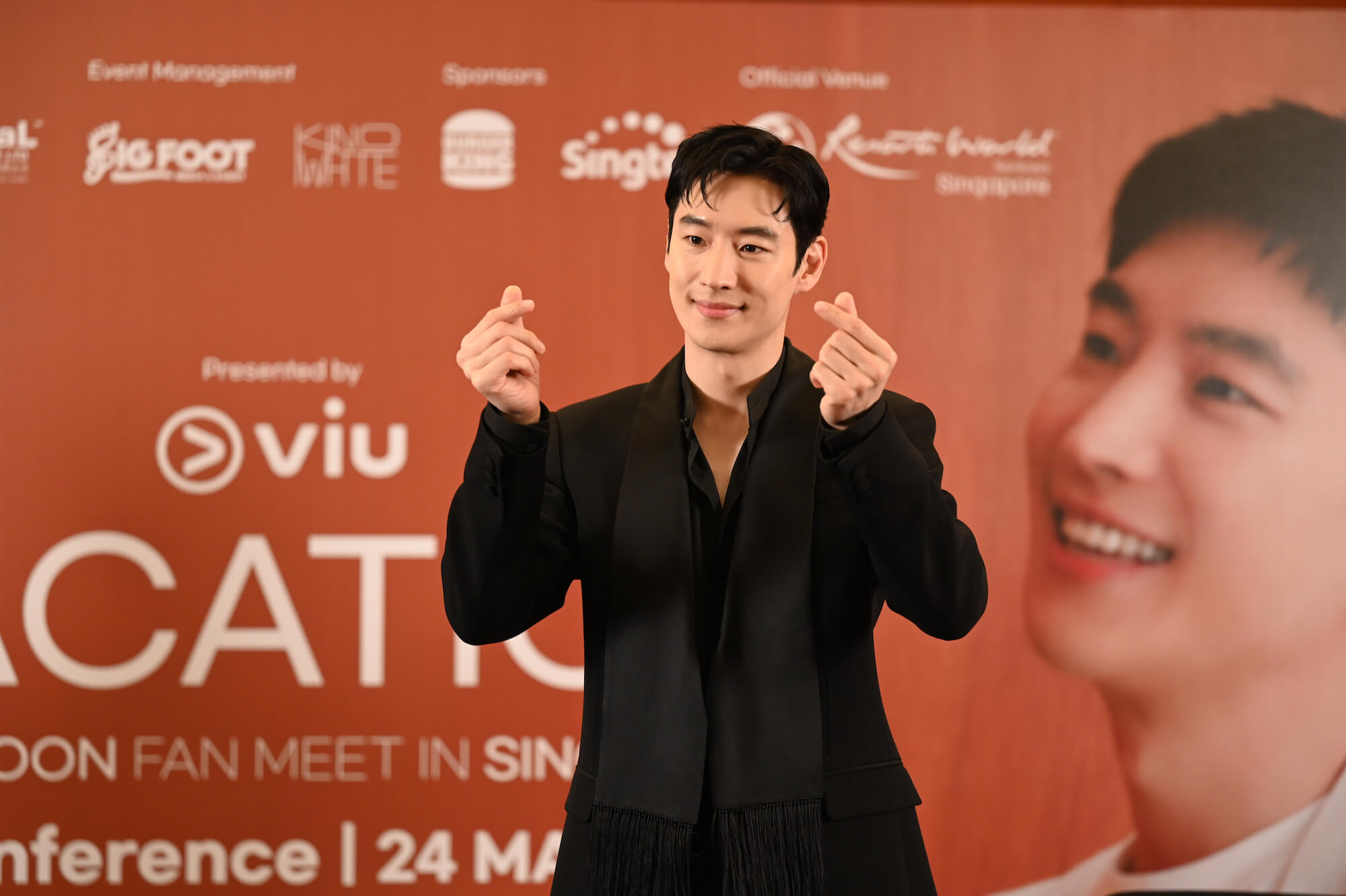Lee Je-Hoon Calls S'Pore One Of Favourite Countries To Visit, Surprised  When Taxi Drivers Recognise Him