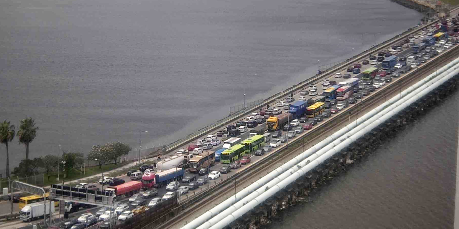 Heavy Traffic At S'pore-M'sia Borders Expected Between 3 & 11 Apr, Take Note If Travelling