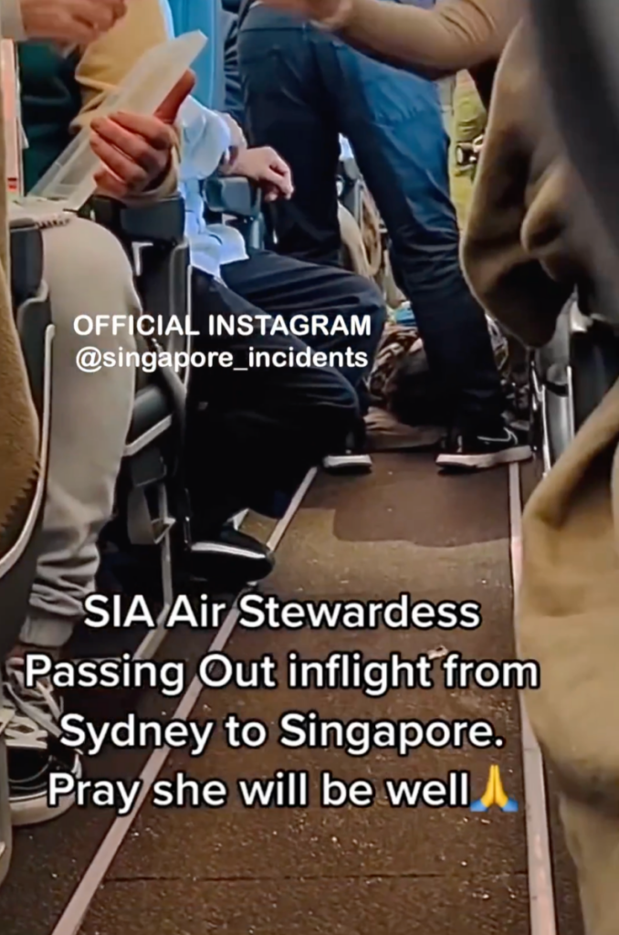 Vibrant Sia Passenger Humiliated After Allegedly Being Exposed In Toilet Twice Due To Faulty Lock Background Art Vibrant Sia Passenger Humiliated After Allegedly Being Exposed In Toilet Twice Due To Faulty Lock Background Art