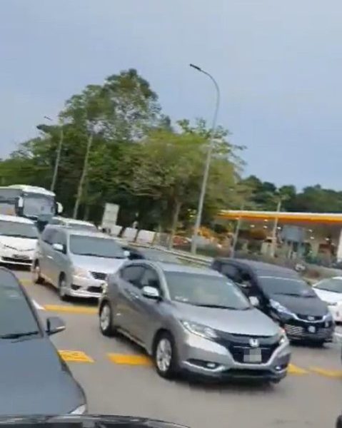 Motorists Face Massive Jam At Tuas Second Link On 2 Apr 7 Hour Waiting