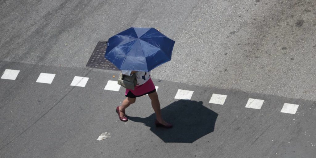 Warm & Humid Weather To Continue Into 1st Half Of May, Temperatures Reached 36.1°C In Apr