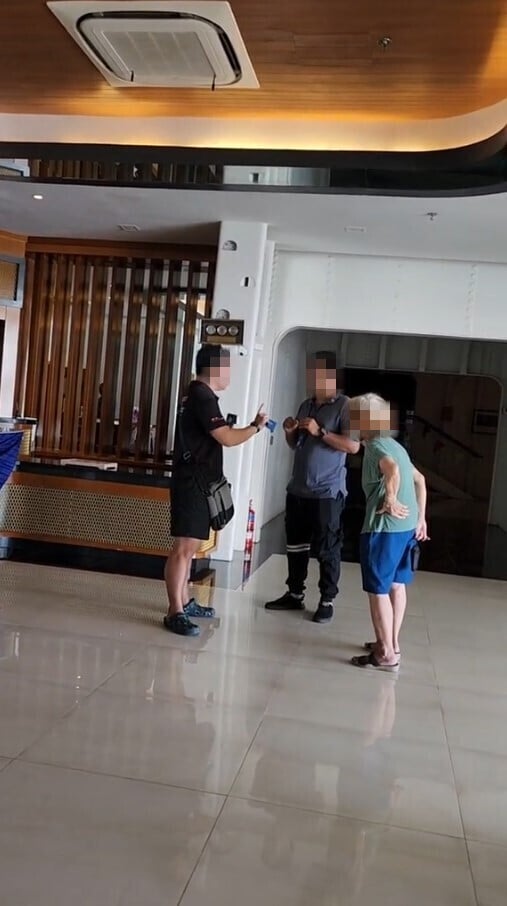 Bintan hotel staff scolding
