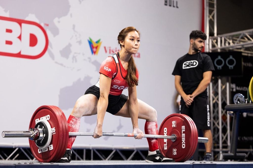 S'pore Powerlifter Farhanna Farid Achieves Deadlift World Record 